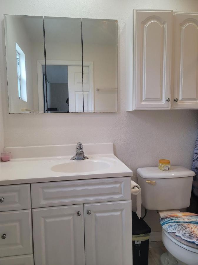 Entire Guesthouse 5 Mins To Siesta Key & Downtown 사라소타 외부 사진